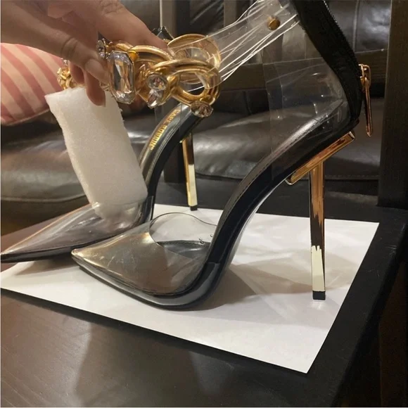 Sexy Cape Robbin Clear Point Heel Shoe - Picture 3 of 4